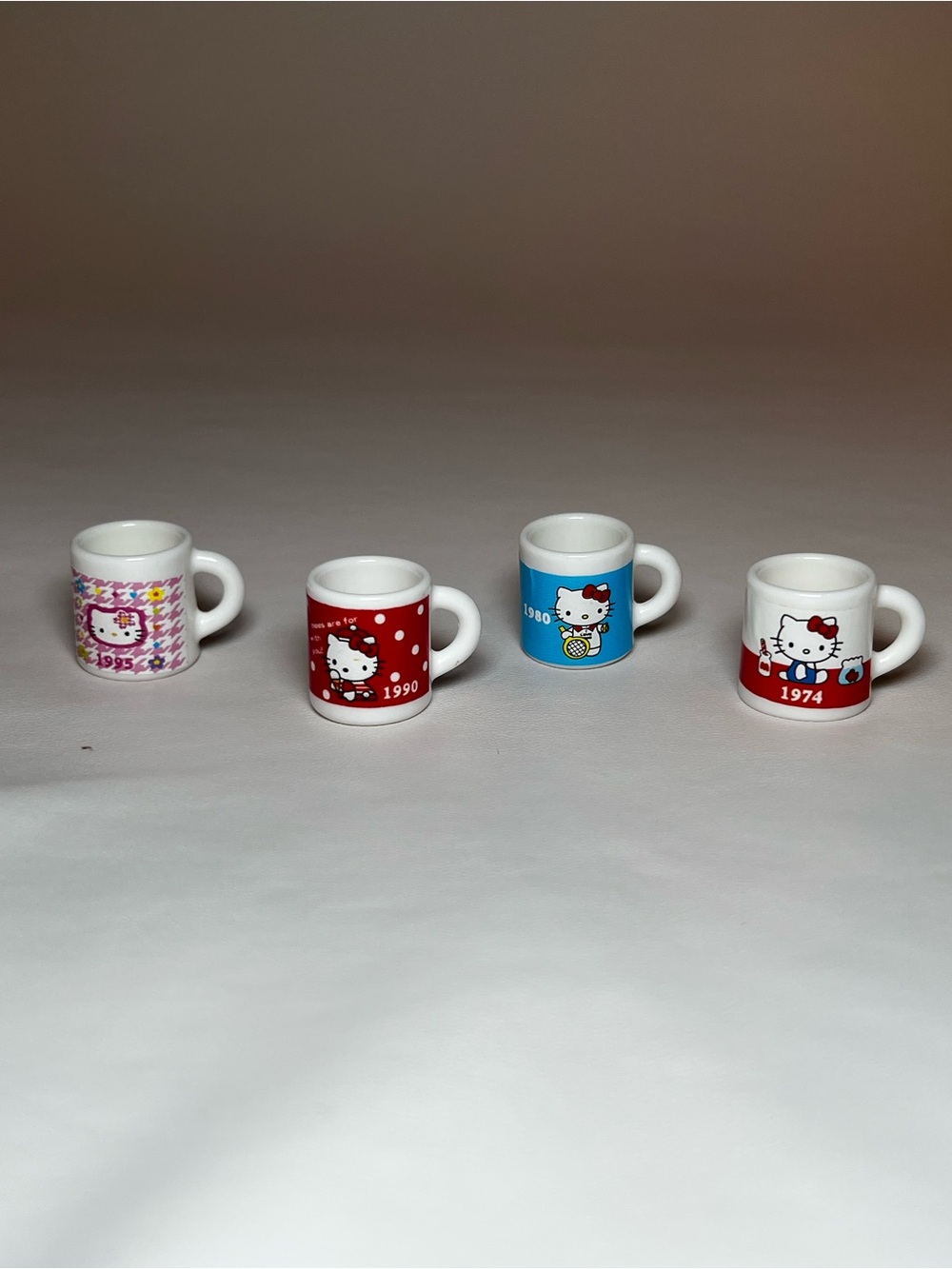 Sanrio hello kitty dollhouse trinket miniature mug 4 pcs brand new toy